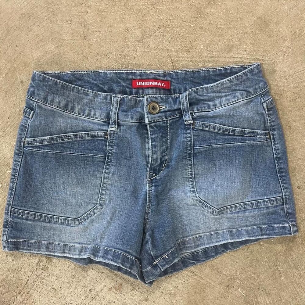 Vintage Y2K Unionbay Women’s Size 9 Low Rise Denim Jean Shorts Blue